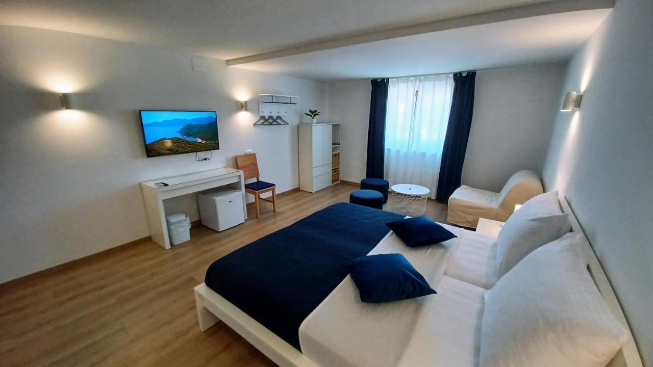 Amaryllis Residence, Apartment Diana & Deluxe Rooms With Shared Kitchen Veli Lošinj Εξωτερικό φωτογραφία