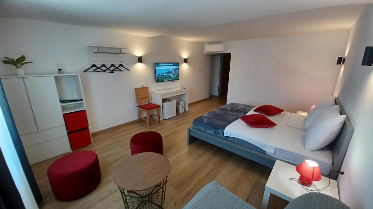 Amaryllis Residence, Apartment Diana & Deluxe Rooms With Shared Kitchen Veli Lošinj Εξωτερικό φωτογραφία