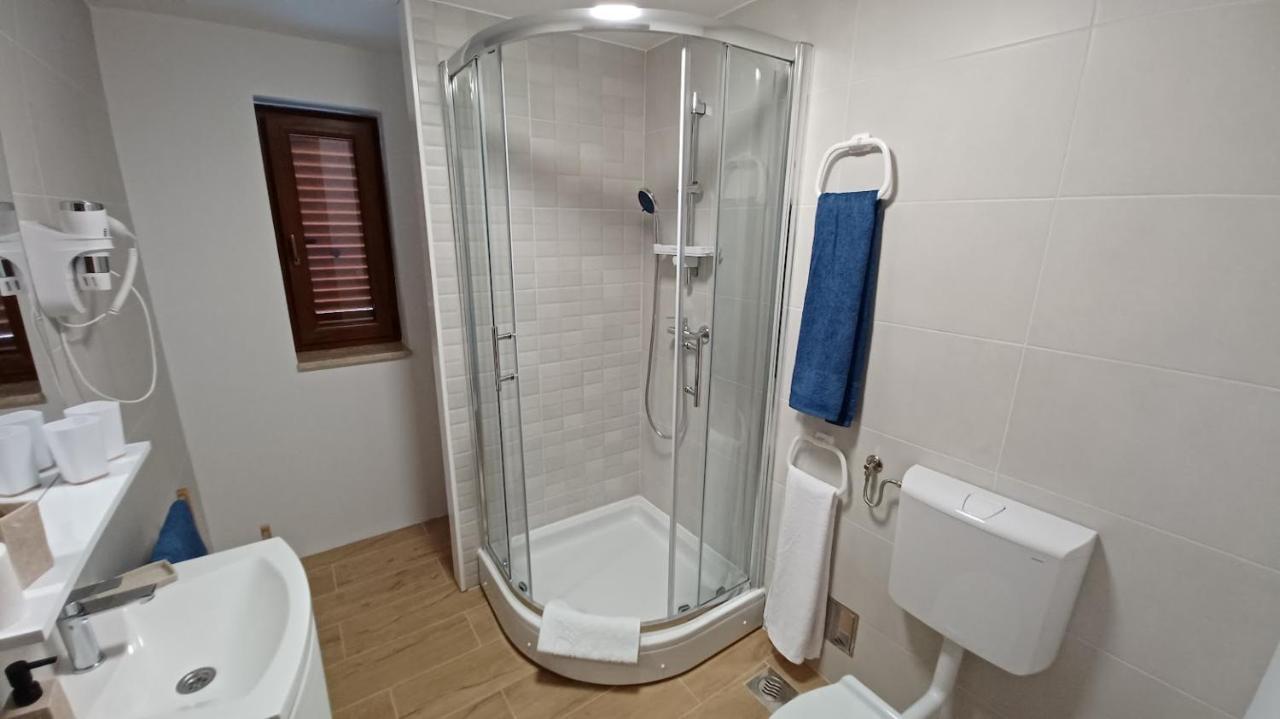 Amaryllis Residence, Apartment Diana & Deluxe Rooms With Shared Kitchen Veli Lošinj Εξωτερικό φωτογραφία