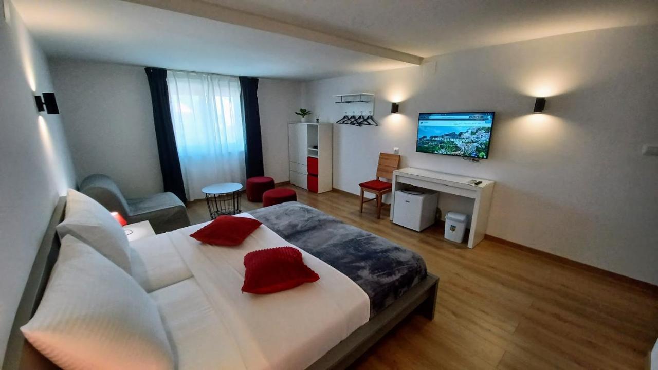 Amaryllis Residence, Apartment Diana & Deluxe Rooms With Shared Kitchen Veli Lošinj Εξωτερικό φωτογραφία