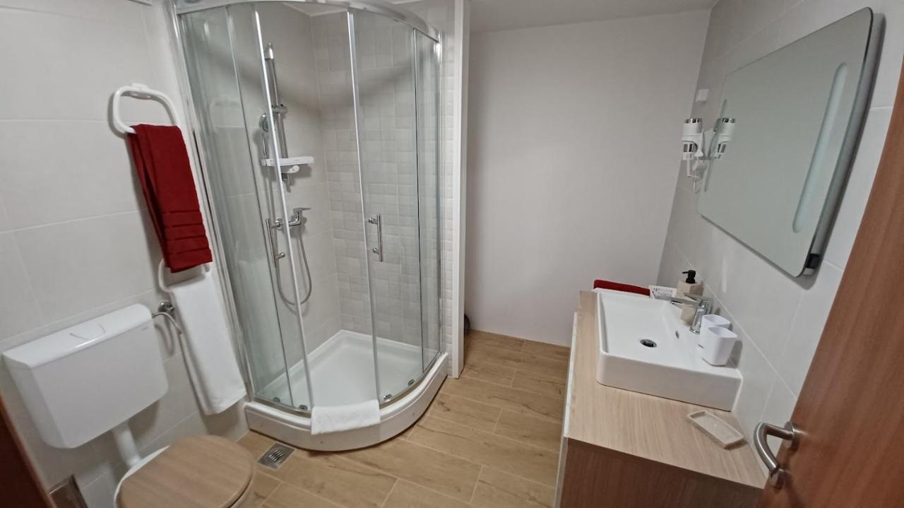 Amaryllis Residence, Apartment Diana & Deluxe Rooms With Shared Kitchen Veli Lošinj Εξωτερικό φωτογραφία