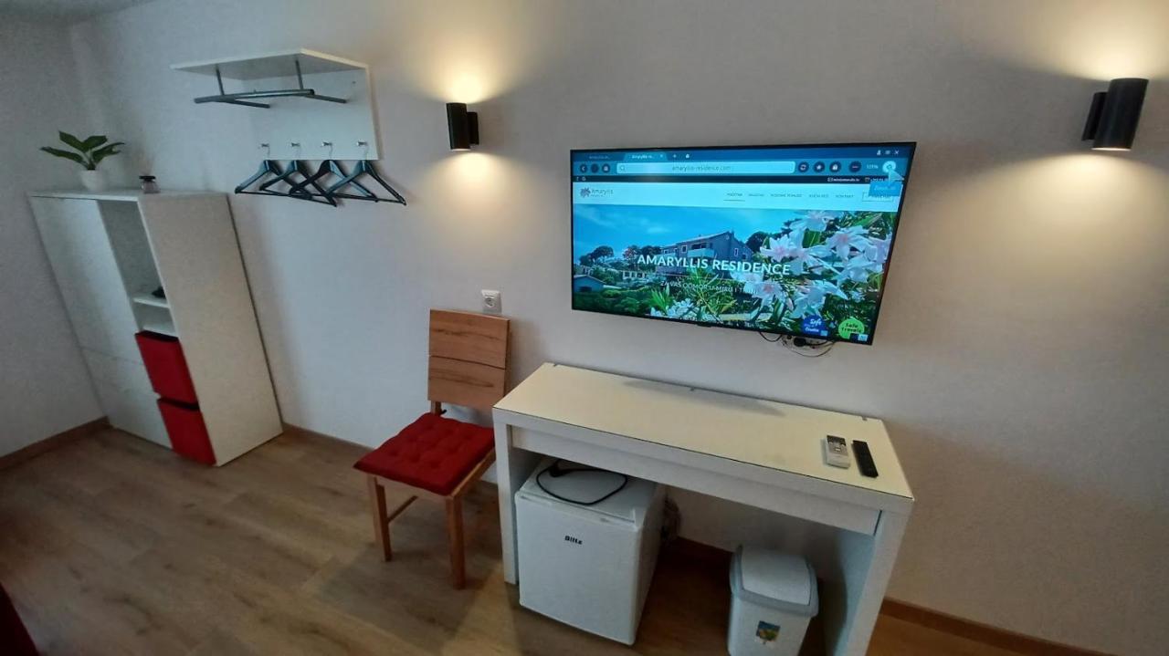 Amaryllis Residence, Apartment Diana & Deluxe Rooms With Shared Kitchen Veli Lošinj Εξωτερικό φωτογραφία