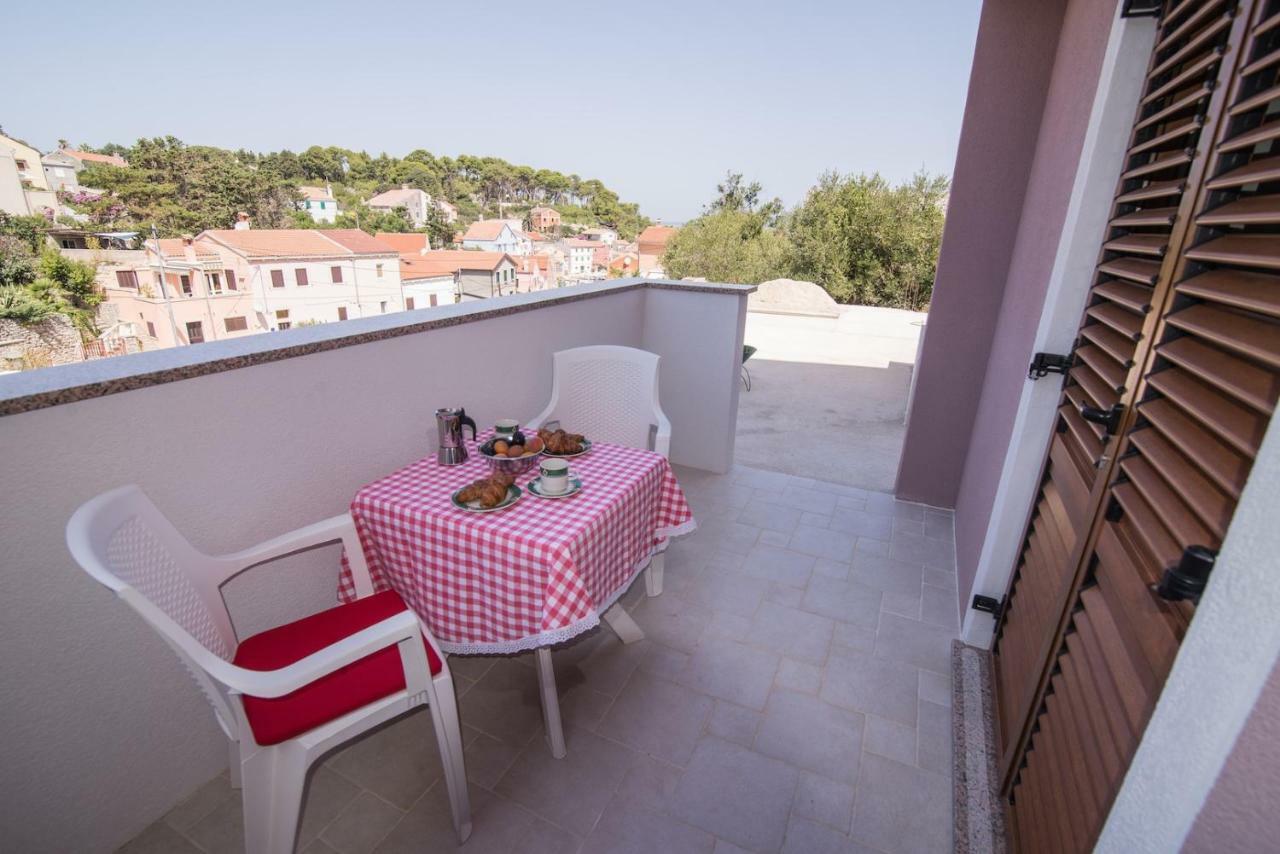 Amaryllis Residence, Apartment Diana & Deluxe Rooms With Shared Kitchen Veli Lošinj Εξωτερικό φωτογραφία