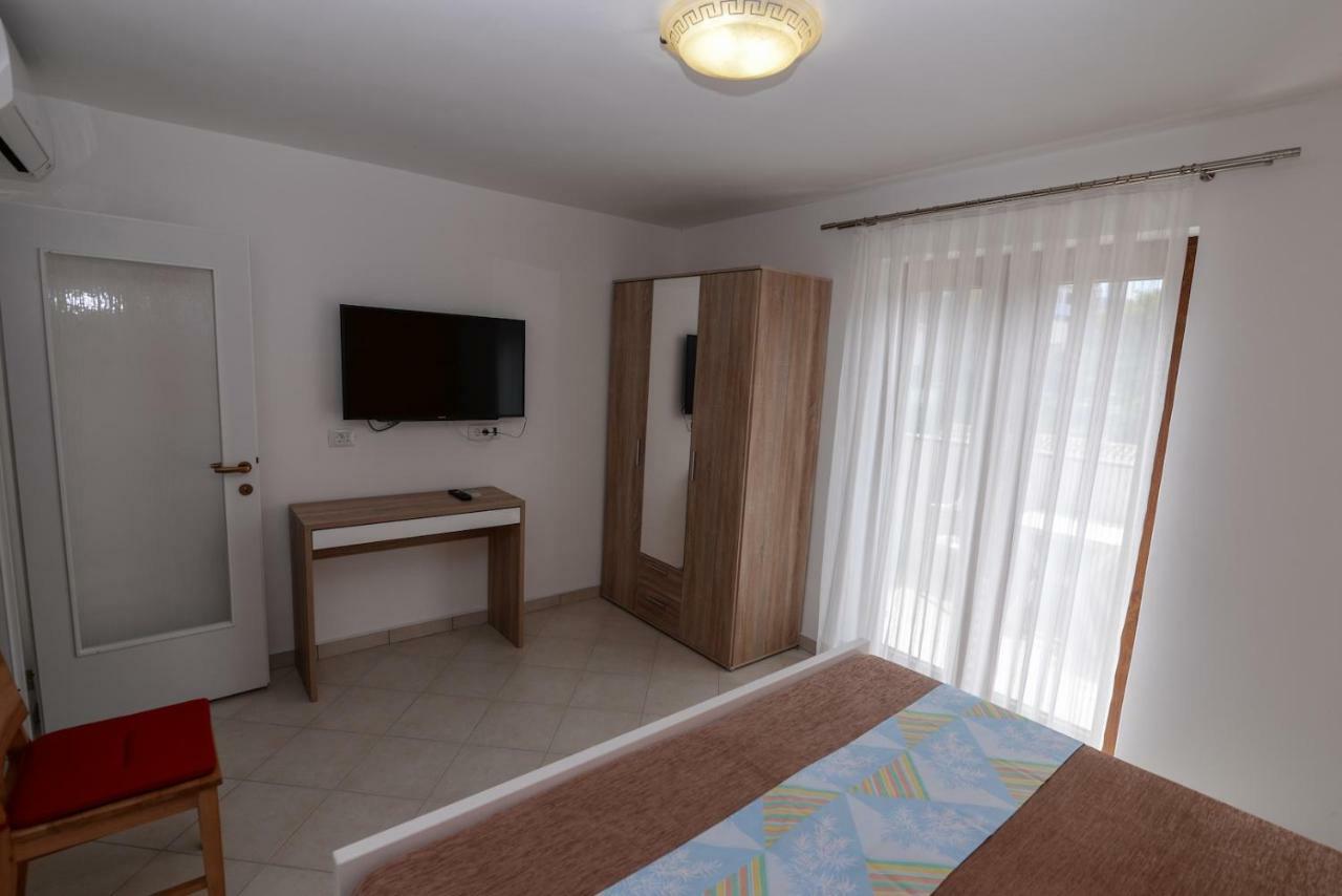 Amaryllis Residence, Apartment Diana & Deluxe Rooms With Shared Kitchen Veli Lošinj Εξωτερικό φωτογραφία