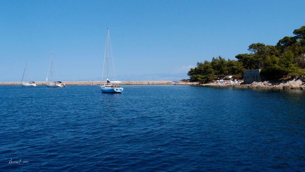 Amaryllis Residence, Apartment Diana & Deluxe Rooms With Shared Kitchen Veli Lošinj Εξωτερικό φωτογραφία