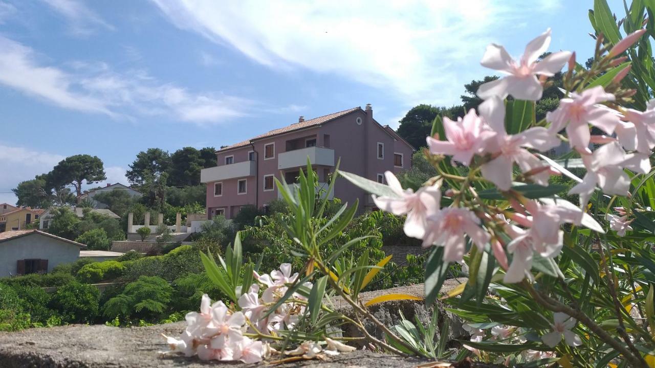 Amaryllis Residence, Apartment Diana & Deluxe Rooms With Shared Kitchen Veli Lošinj Εξωτερικό φωτογραφία